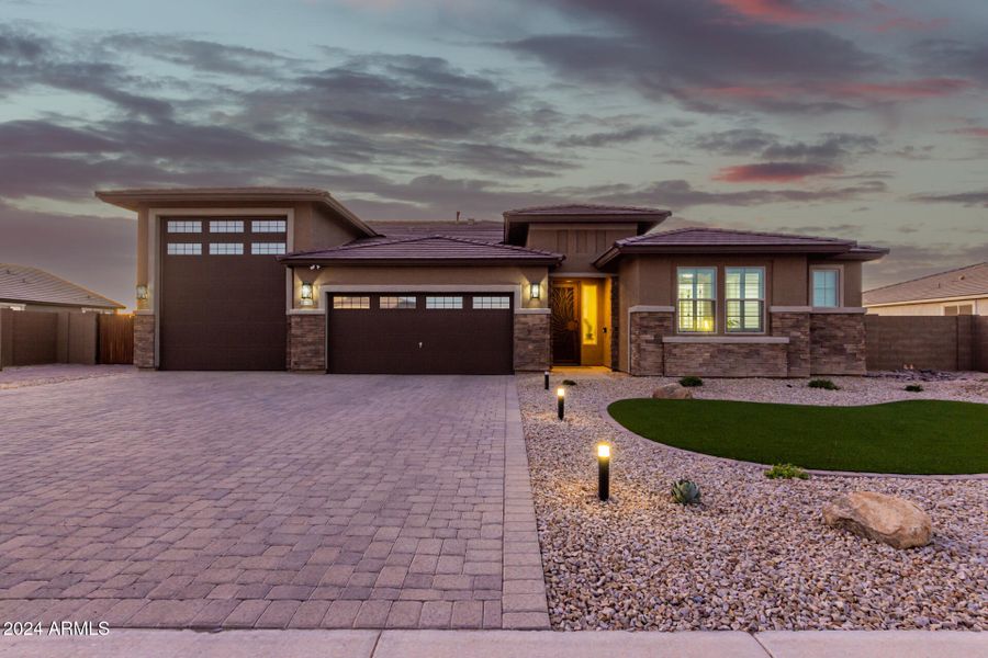 Gorgeous Home w/ RV Garage