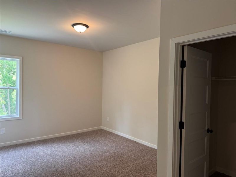 Spacious, unfurnished interior of a new home in Rosewood Lake Estates, Hoschton (Image 33).