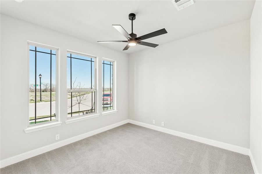 Spacious, unfurnished interior of a new home in The Oaks, Red Oak (Image 16).