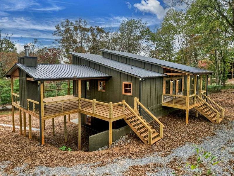 Community amenities in , Blue Ridge (Image 32).