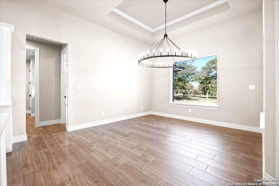 Spacious, unfurnished interior of a new home in , La Vernia (Image 31).