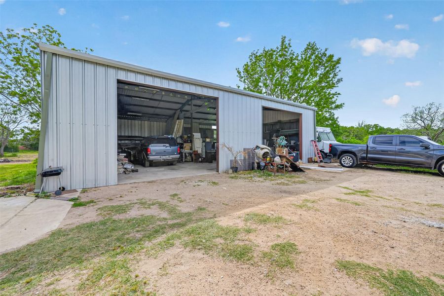 Property 3 Metal outbuilding