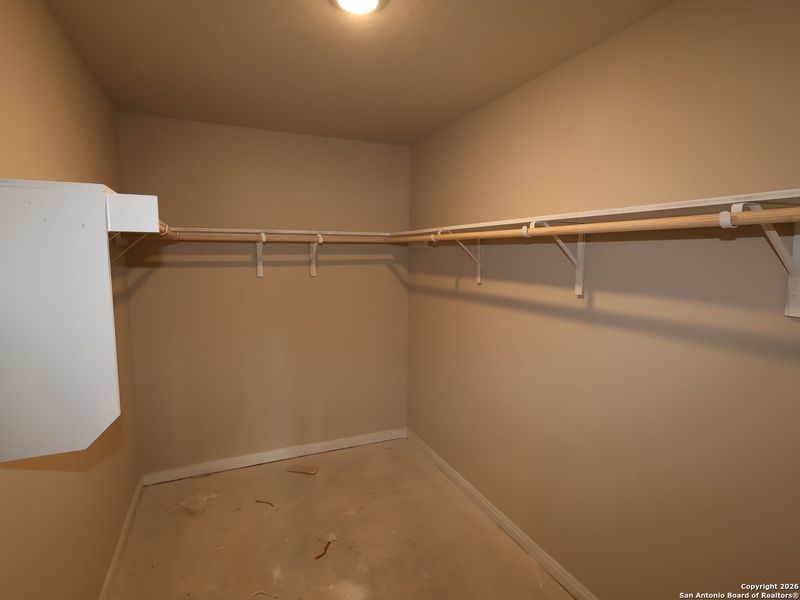 Image 33 of a home in Agave.