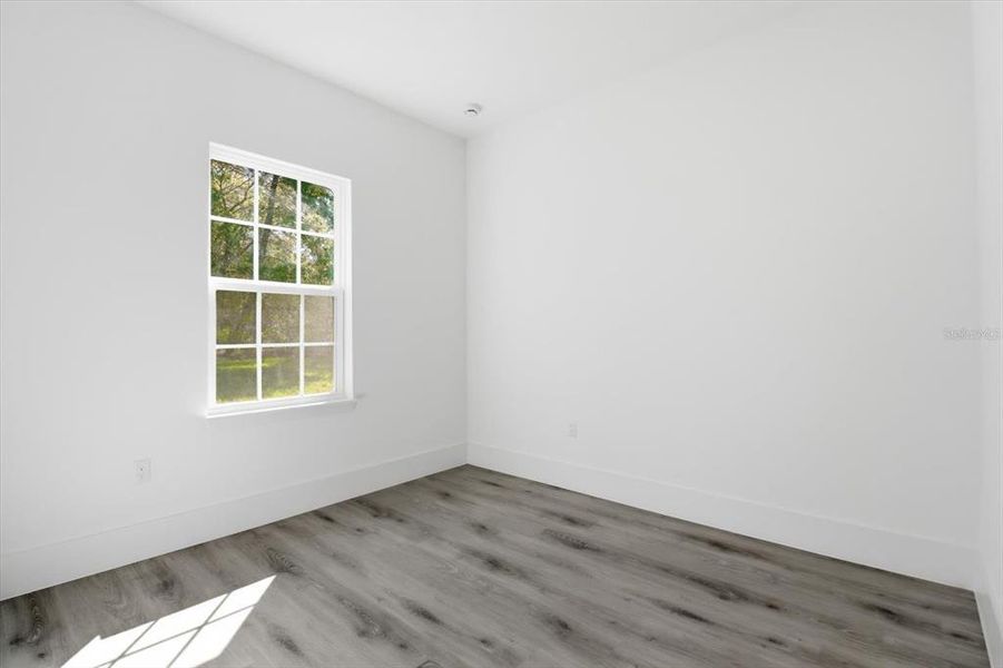 Spacious, unfurnished interior of a new home in , Citrus Springs (Image 17).