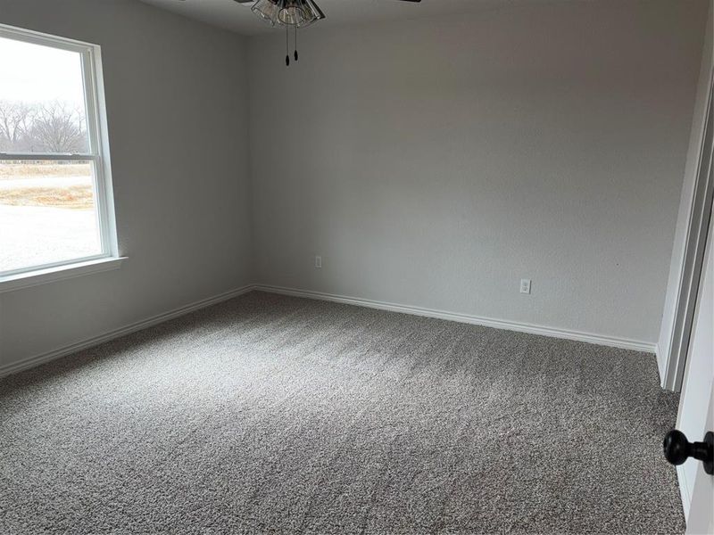 Spacious, unfurnished interior of a new home in , Springtown (Image 6).