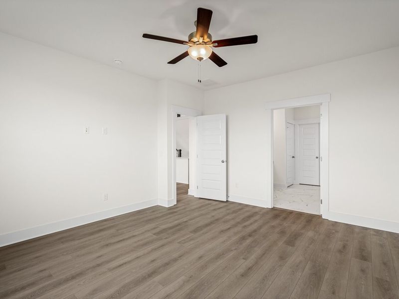 Spacious, unfurnished interior of a new home in Benders Cove, Mount Juliet (Image 33).