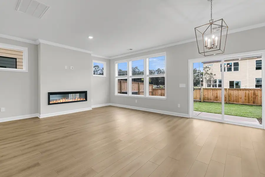 Spacious, unfurnished interior of a new home in Pineland Preserve, Summerville (Image 21).