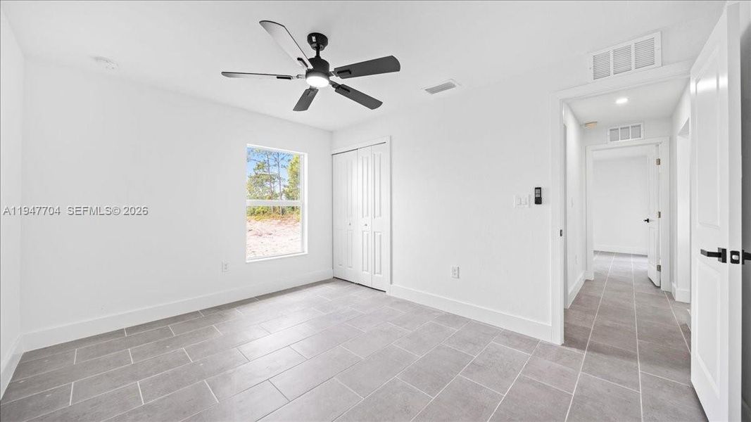Spacious, unfurnished interior of a new home in , Cape Coral (Image 16).