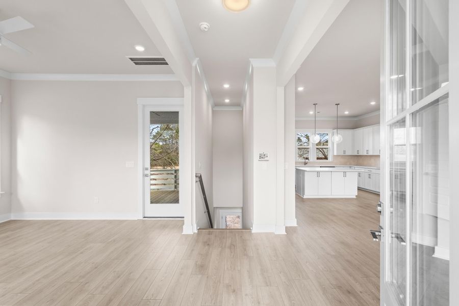 Spacious, unfurnished interior of a new home in Harbor Oaks Marina, Myrtle Beach (Image 16).