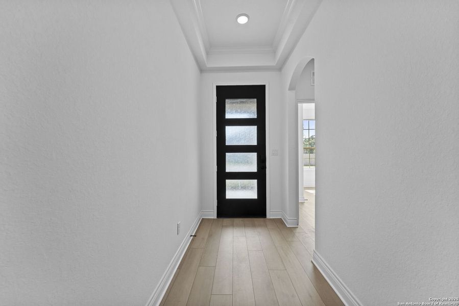 Spacious, unfurnished interior of a new home in Davis Ranch, San Antonio (Image 28).