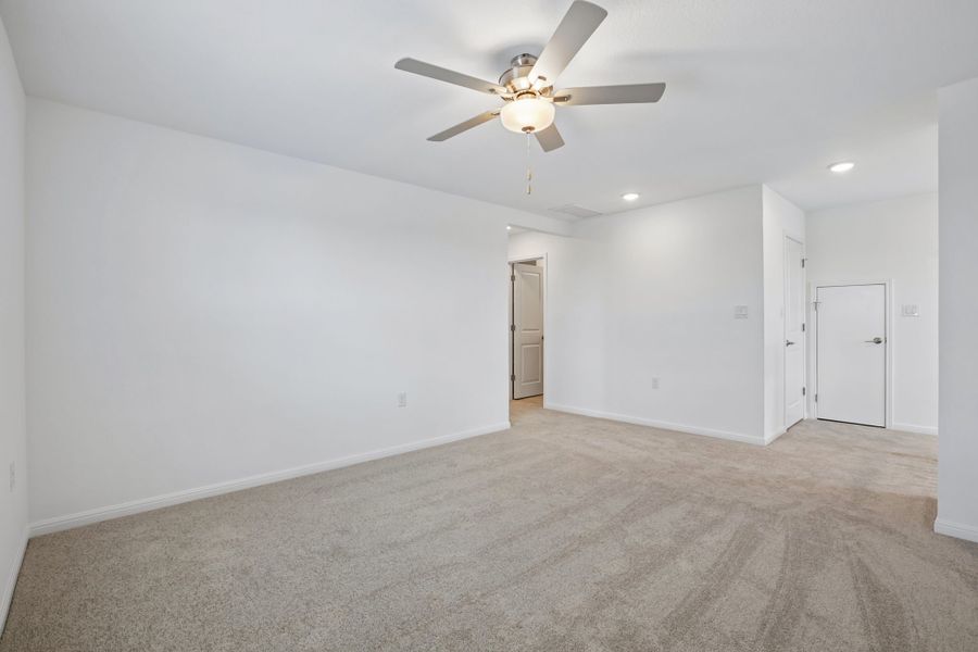 Spacious, unfurnished interior of a new home in Lisso, Pflugerville (Image 36).