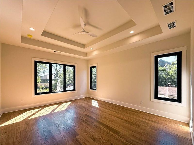 Spacious, unfurnished interior of a new home in , Marietta (Image 40).