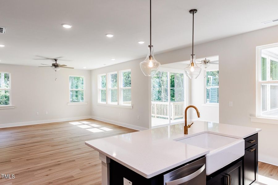 RDU_Hampton Ridge_Lot 26_Redwood_QMI (12 RDU_Hampton Ridge_Lot 26_Redwood_QMI (12