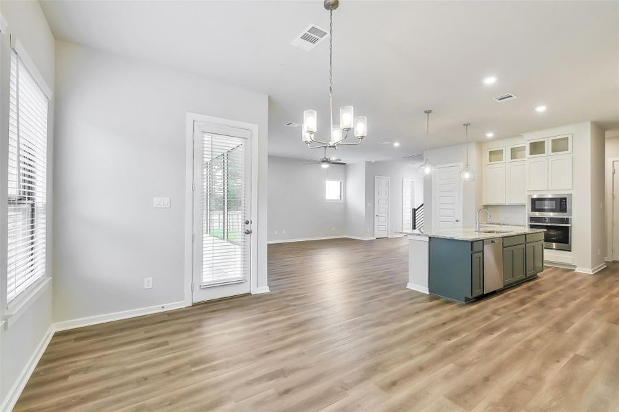 Spacious, unfurnished interior of a new home in Summer Place  35', Montgomery (Image 44).