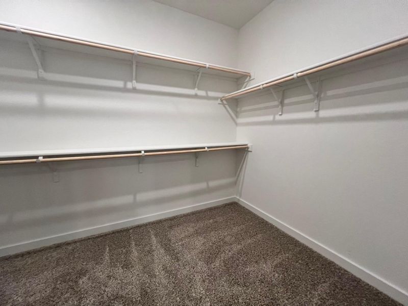 Spacious, unfurnished interior of a new home in Rosenbusch Ranch, Leander (Image 14).