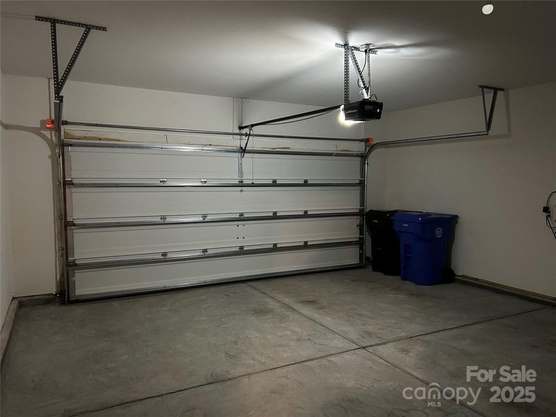 Spacious, unfurnished interior of a new home in , Mooresville (Image 36).