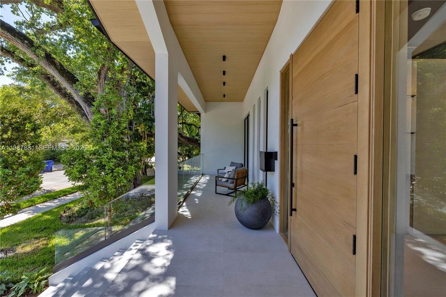 Exterior details and patio area of a home in , Miami (Image 41).