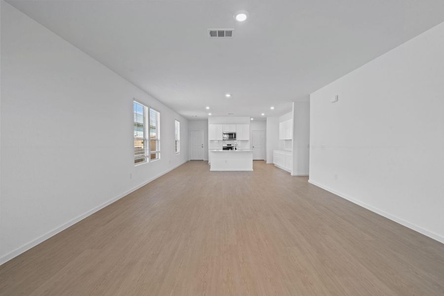 Spacious, unfurnished interior of a new home in Crosby Farms, Crosby (Image 12).