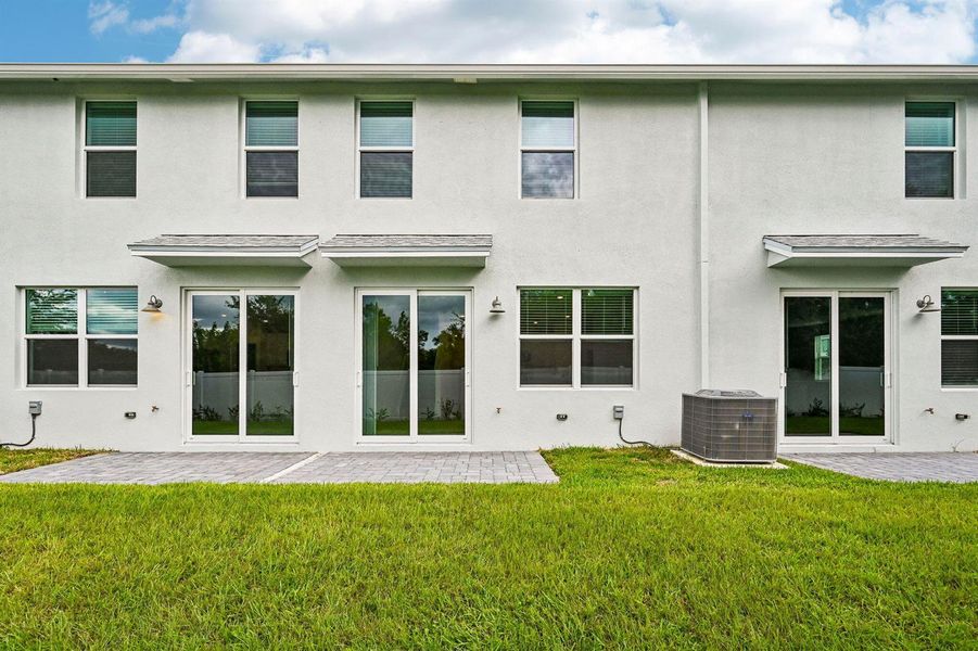 658 Salisbury Cir (30)
