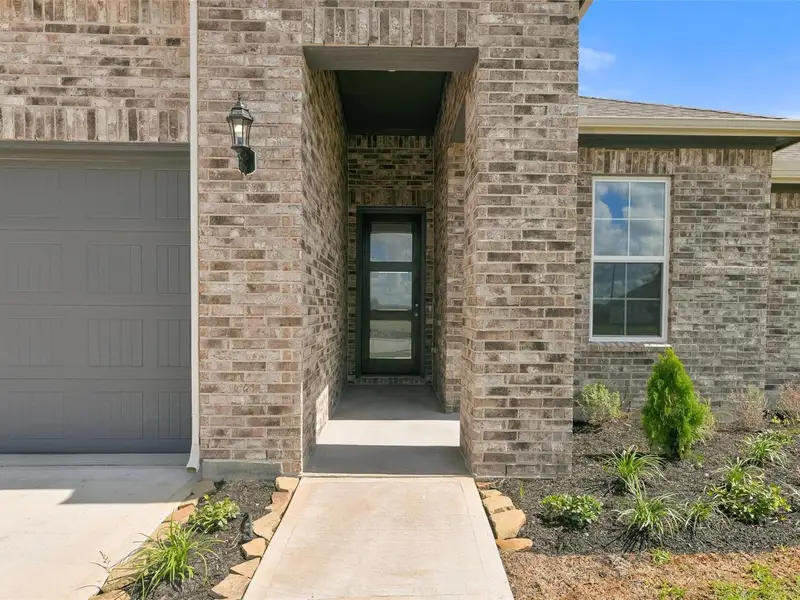 Exterior details and patio area of a home in Lago Mar, Texas City (Image 2). Exterior details and patio area of a home in Lago Mar, Texas City (Image 2).
