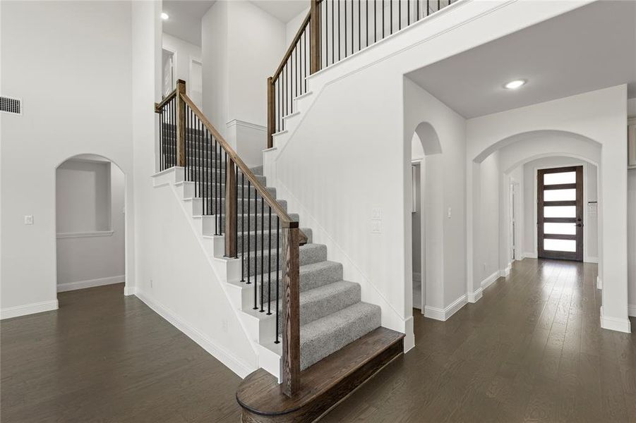 Spacious, unfurnished interior of a new home in Lovers Landing, Forney (Image 23). Spacious, unfurnished interior of a new home in Lovers Landing, Forney (Image 23).