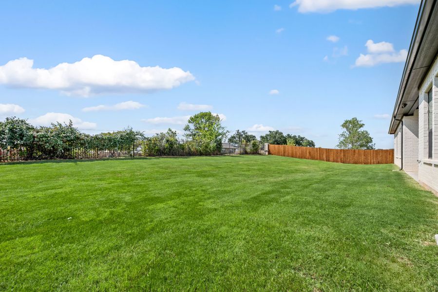 Image 40 of a home in Highland Oaks.