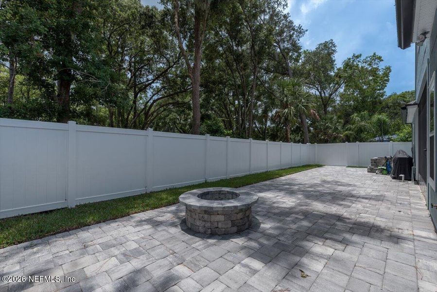 Exterior details and patio area of a home in Pecan Ridge, Jacksonville (Image 25).