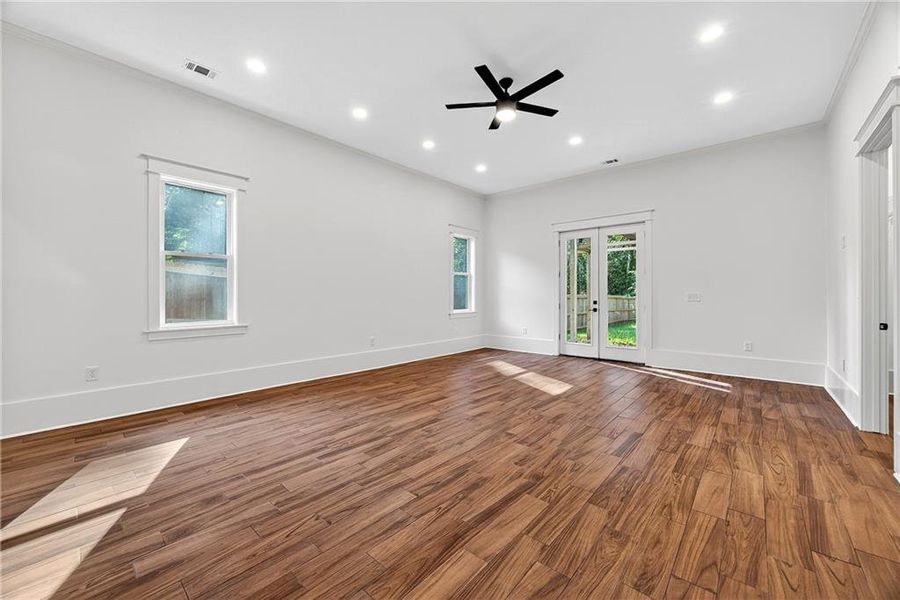 Spacious, unfurnished interior of a new home in , Forest Park (Image 20). Spacious, unfurnished interior of a new home in , Forest Park (Image 20).