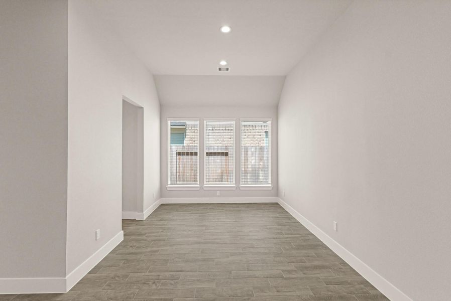 Spacious, unfurnished interior of a new home in Briarwood Crossing, Rosenberg (Image 8). Spacious, unfurnished interior of a new home in Briarwood Crossing, Rosenberg (Image 8).