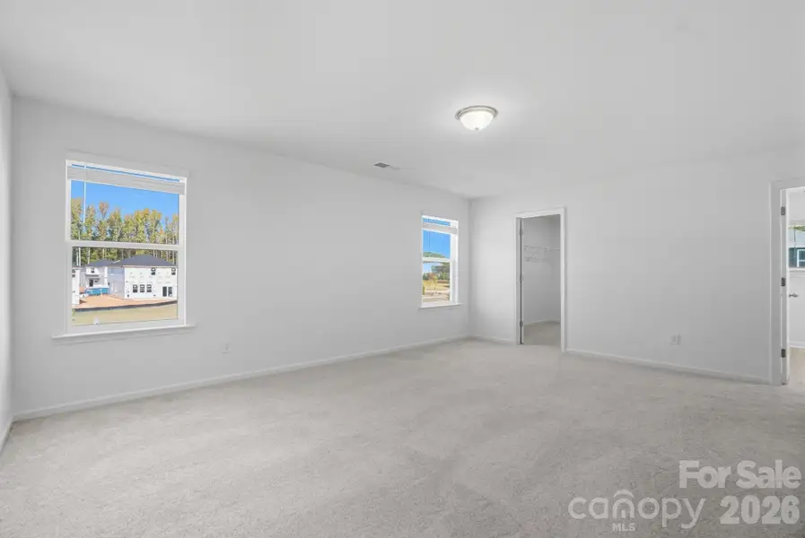 Spacious, unfurnished interior of a new home in Bellina, York (Image 28).