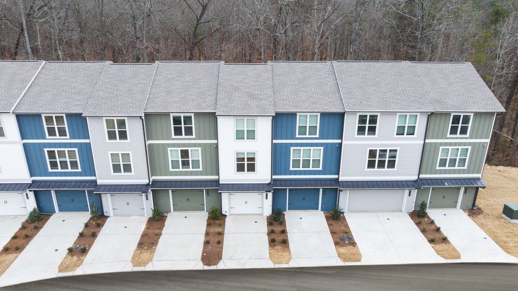 Front exterior of a home in the Asbury Oak community, located in Chattanooga, TN (Image 8).