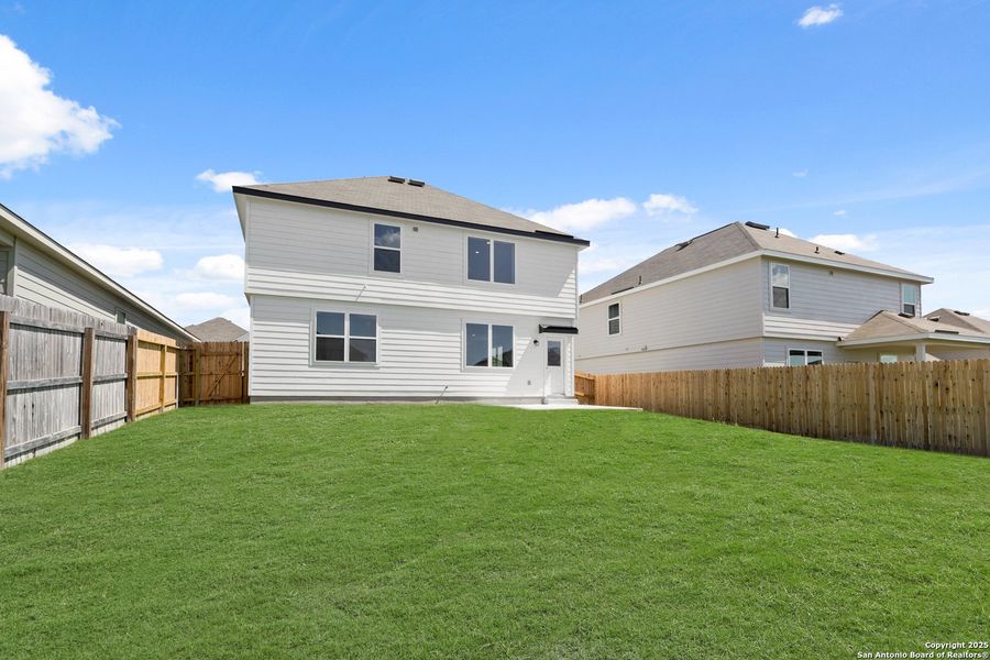 Exterior details and patio area of a home in Cinco Lakes, San Antonio (Image 3). Exterior details and patio area of a home in Cinco Lakes, San Antonio (Image 3).