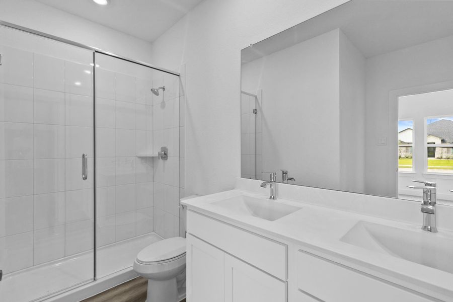 Furnished interior view inside a new home in Riverside Estates, Mont Belvieu (Image 12).