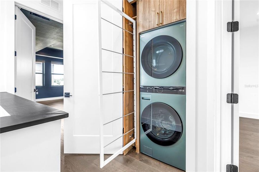 Image 49 of a home in East Oak Townhomes.