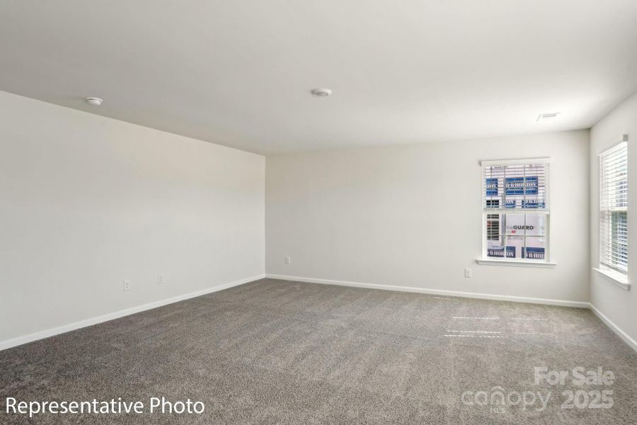 Spacious, unfurnished interior of a new home in Sonoma Hills, Charlotte (Image 16).