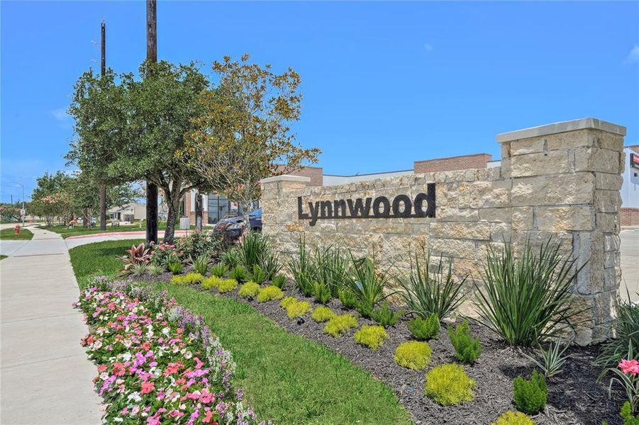 Image 1 of the Lynnwood community in Baytown, TX. Image 1 of the Lynnwood community in Baytown, TX.