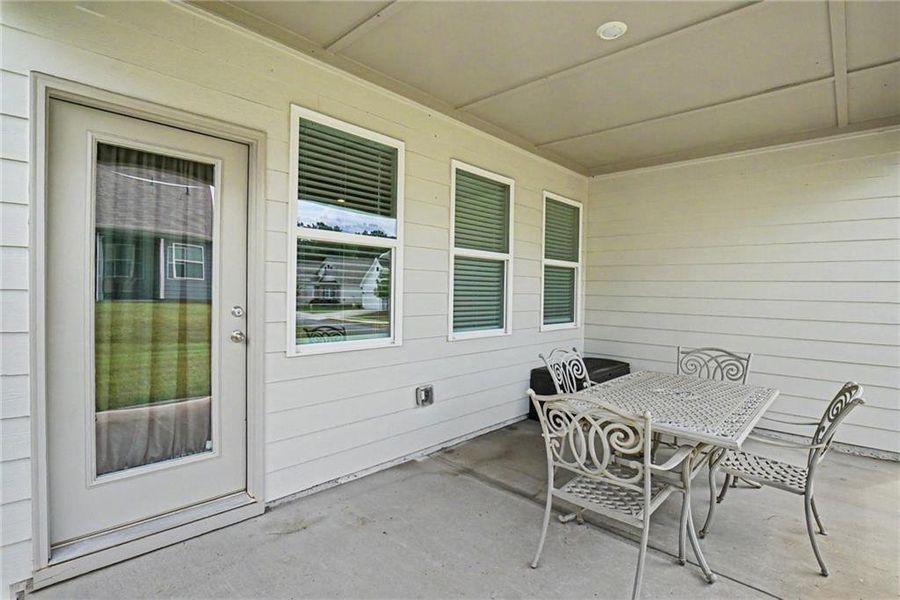 Exterior details and patio area of a home in Villages at Cedar Hill, Dallas (Image 4).