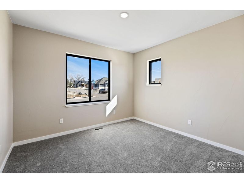 Spacious, unfurnished interior of a new home in Harvest Ridge, Berthoud (Image 25).