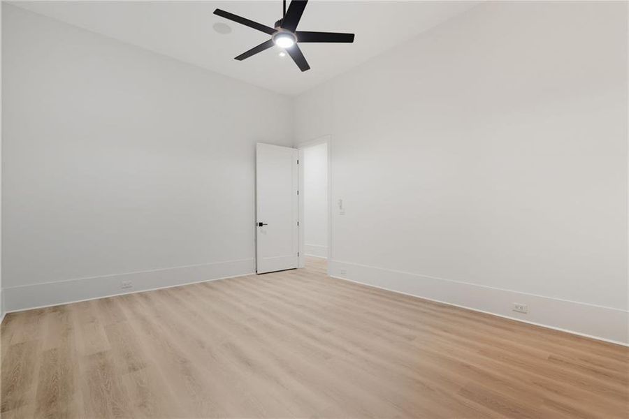 Spacious, unfurnished interior of a new home in , Alpharetta (Image 96).
