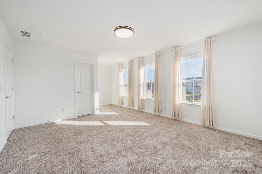 Spacious, unfurnished interior of a new home in Parkside Crossing, Charlotte (Image 28).