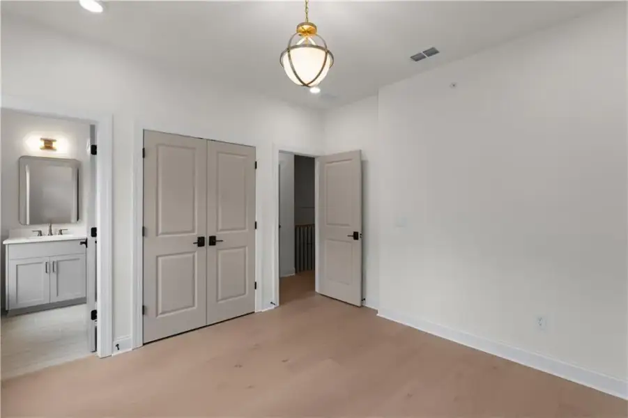 Spacious, unfurnished interior of a new home in Park Walke, Alpharetta (Image 35).