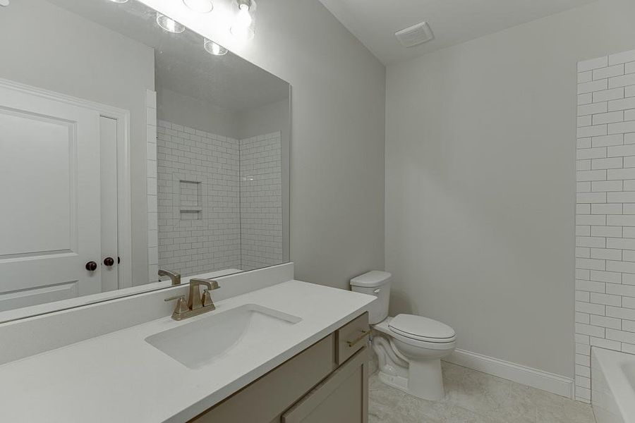 Furnished interior view inside a new home in , Jefferson (Image 7).