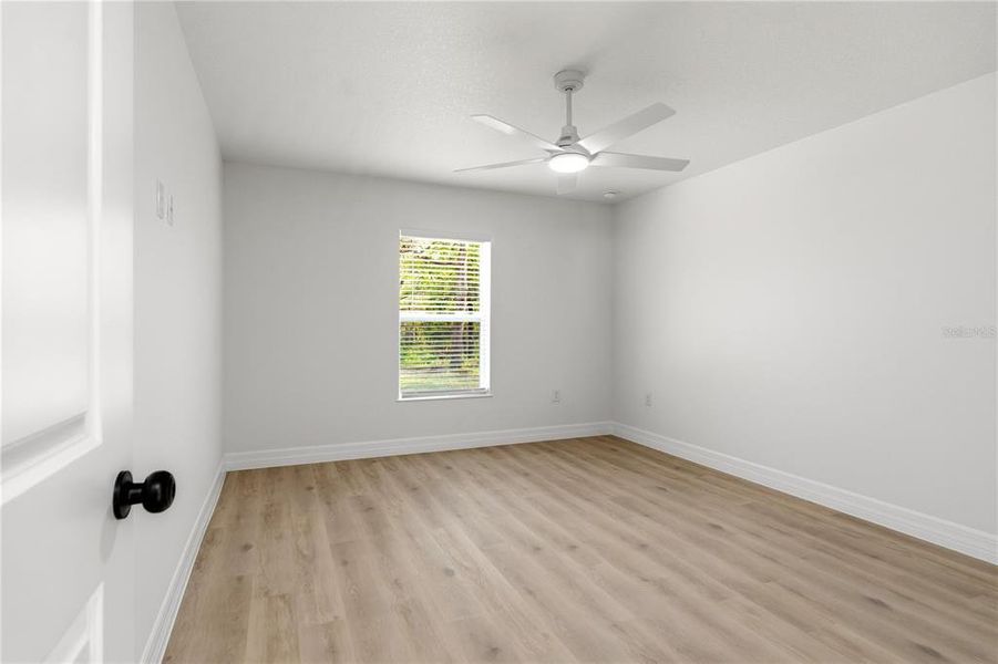Spacious, unfurnished interior of a new home in , Weeki Wachee (Image 14).
