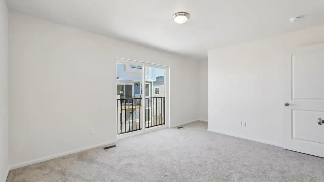 Spacious, unfurnished interior of a new home in Banning Lewis Ranch, Colorado Springs (Image 13).