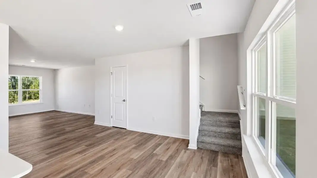 Spacious, unfurnished interior of a new home in Baxter Village, Boiling Springs (Image 26).