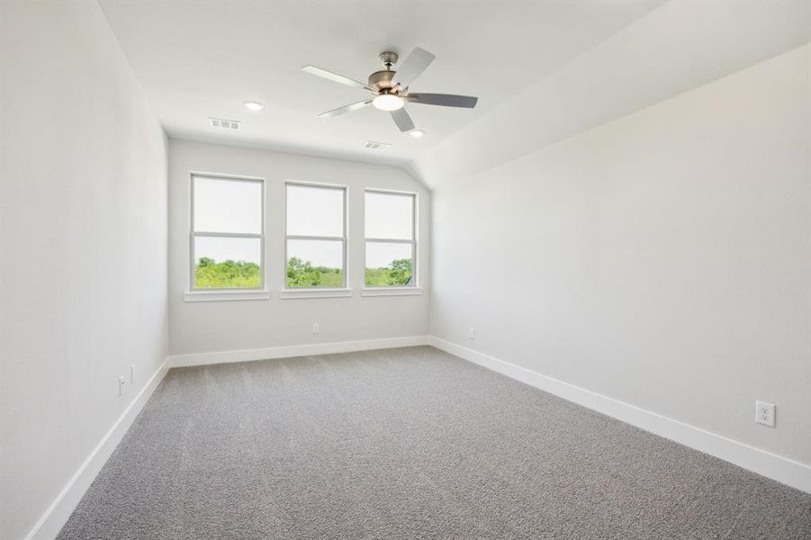 Spacious, unfurnished interior of a new home in Ellis Ranch Estates, Waxahachie (Image 24).