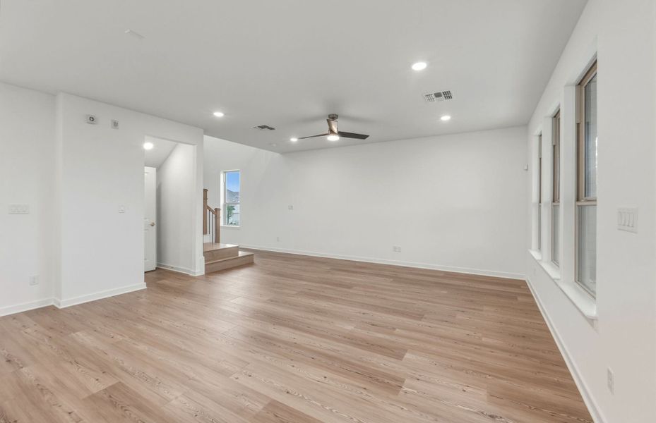 Spacious, unfurnished interior of a new home in Wolf Ranch, Georgetown (Image 43). Spacious, unfurnished interior of a new home in Wolf Ranch, Georgetown (Image 43).