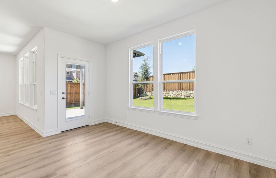 Spacious, unfurnished interior of a new home in Spiritas Ranch, Little Elm (Image 13).