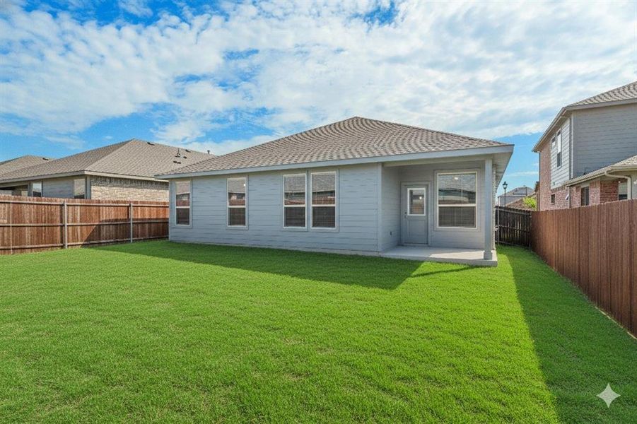 Exterior details and patio area of a home in , Haslet (Image 3).