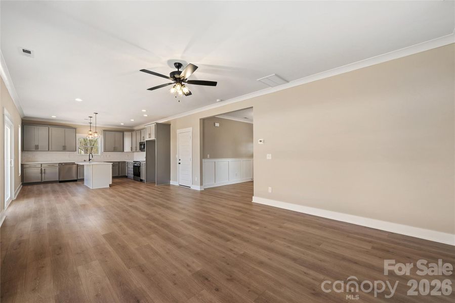 Spacious, unfurnished interior of a new home in , Stanfield (Image 14).